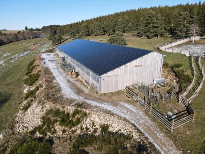Photos 3 - Équestre - Propriété équestre sur 16 ha en montagne ardéchoise ?