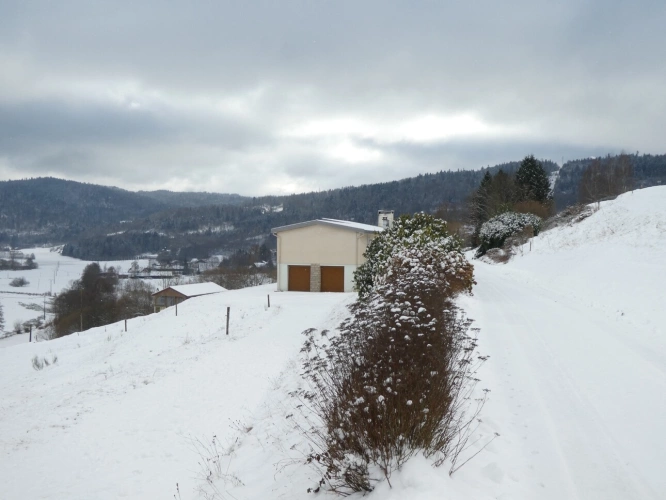 Photos 4 - Équestre - RUPT SUR MOSELLE (88)A vendre propriété T 10 pièces de 195m² sur sous sol + 4 box à chevaux +rucher, terrain 3.6 hectares