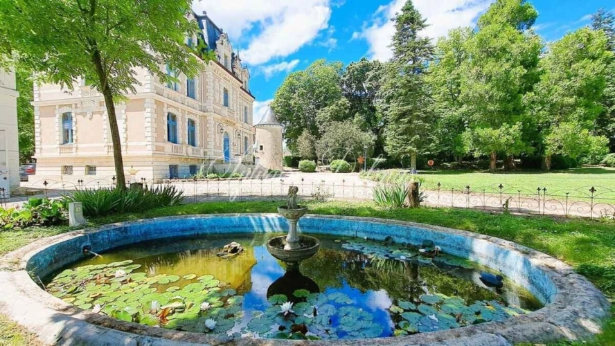 Photos 1 - Prestigious - 50-room property for sale near Tours (37)