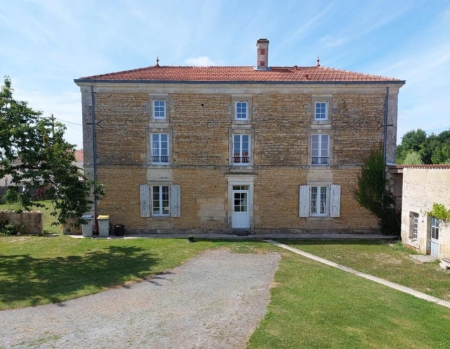 Photos 2 - Prestige - Maison de Maître rénovée, piscine chauffée et deuxième charmante maison