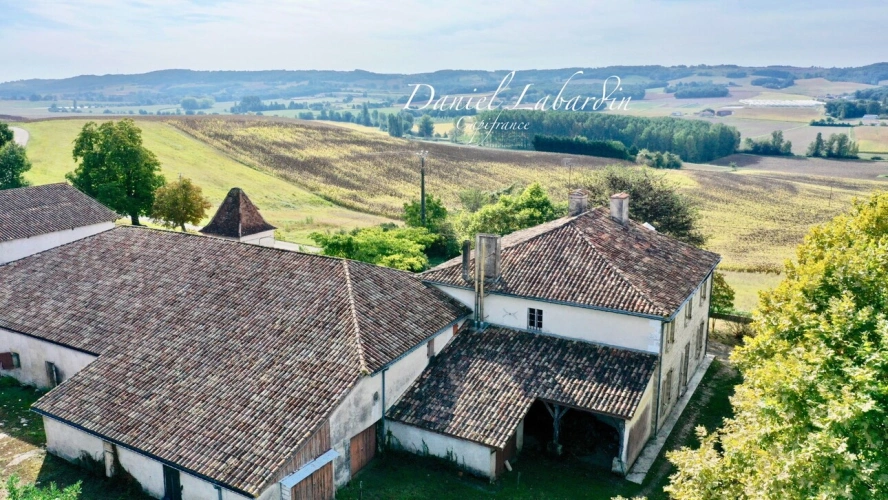 Photos 3 - Rurale - Corps de ferme surface habitable 300m2 - 6 chambres - dépendances