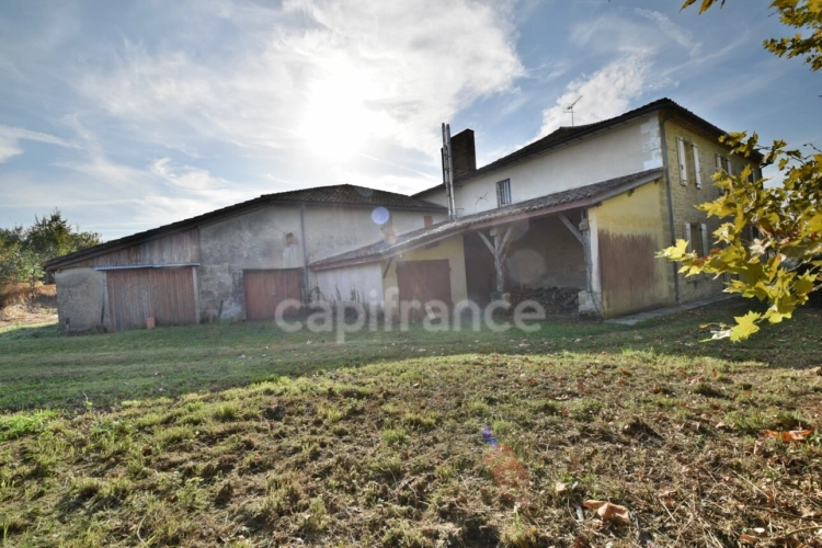 Photos 14 - Rurale - Corps de ferme surface habitable 300m2 - 6 chambres - dépendances