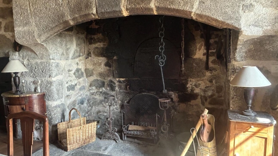 Photos 15 - Prestige - Manoir du XIVe siècle : Un balcon sur l'Aubrac et les Monts du Cantal