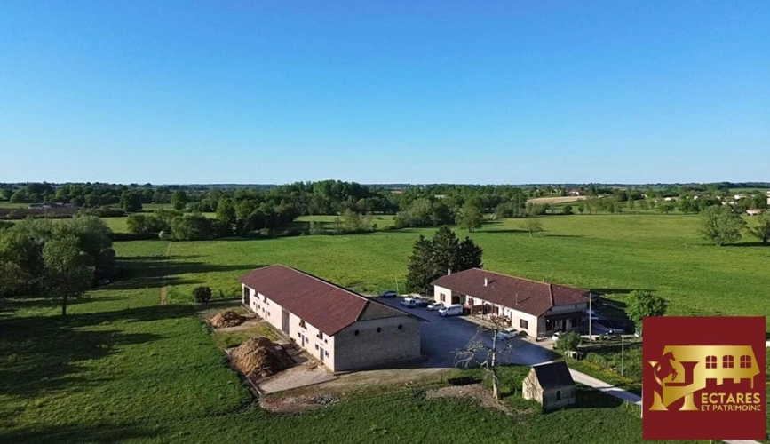 Photos 1 - Équestre - 3 logements jusqu'à 16 hectares