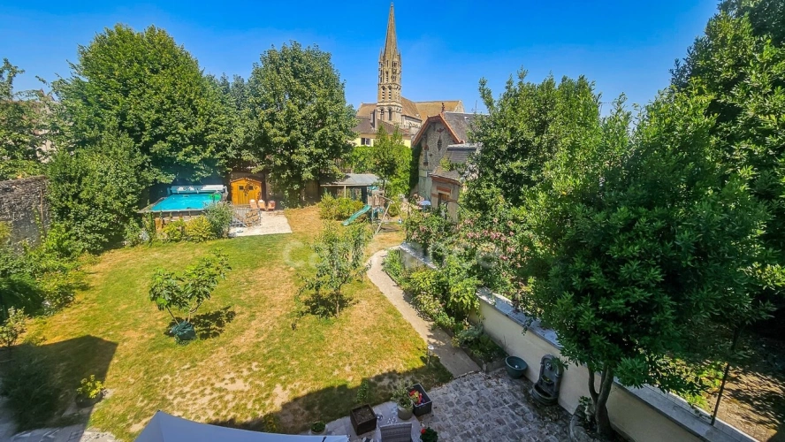 Photos 3 - Prestige - Plein centre ville d' ETAMPES (91) propriété à vendre 13 pièces, avec grand garage, 2 dépendances et terrain clos de 997 m²