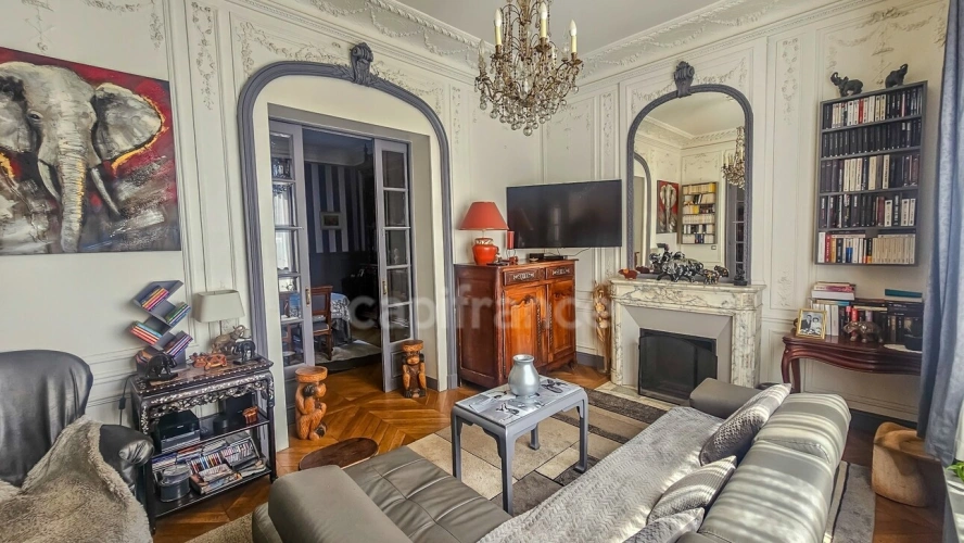 Photos 4 - Prestige - Plein centre ville d' ETAMPES (91) propriété à vendre 13 pièces, avec grand garage, 2 dépendances et terrain clos de 997 m²