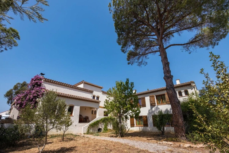 Photos 2 - Touristique - domaine  avec Gîtes, deux maisons et roulotte