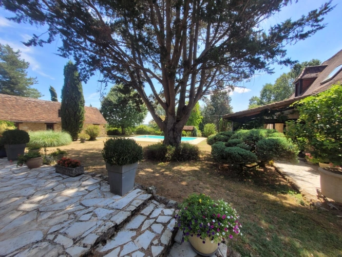 Photos 4 - Touristique - Propriete à vendre 15 pièces LA DOUZE (24)