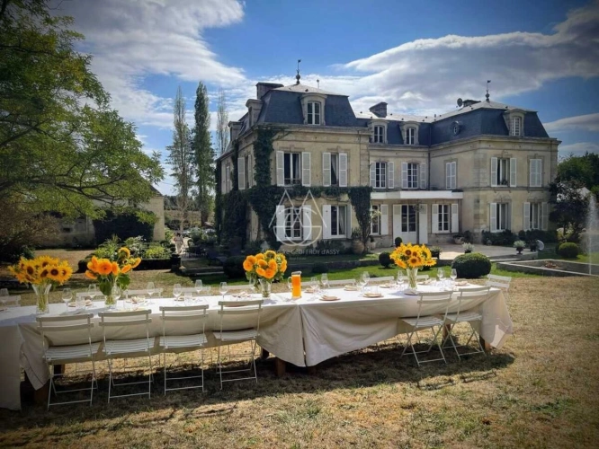 Photos 4 - Prestige - Beau château du XVIIIe siècle avec dépendances, incluant une salle de réception, situé dans l'Orne