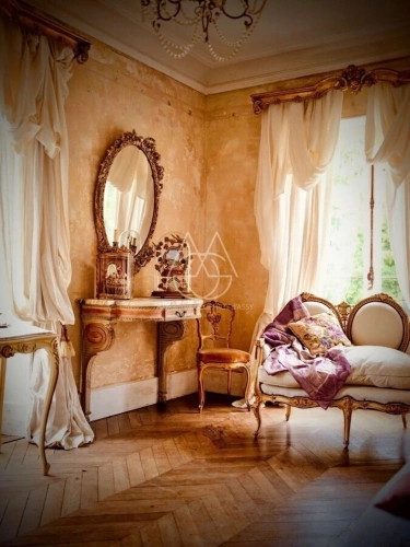 Photos 19 - Prestige - Beau château du XVIIIe siècle avec dépendances, incluant une salle de réception, situé dans l'Orne