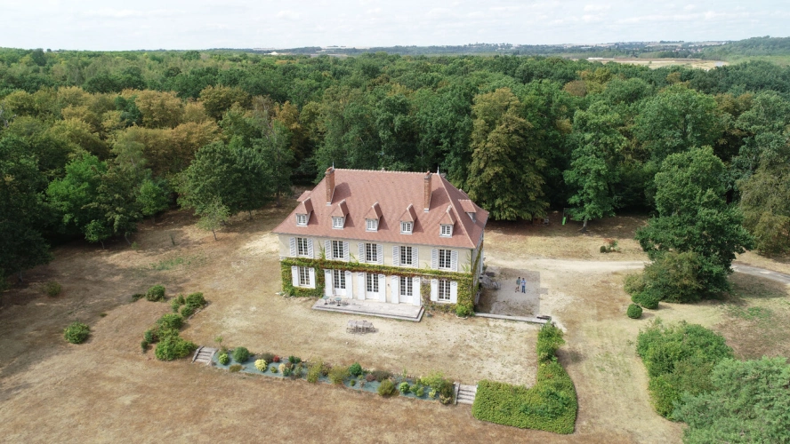 Photos 9 - Prestige - ARMENTIERES EN BRIE (77)à vendre superbe maison de maitre 18 chambres sur son parc arboré de 13500 m2