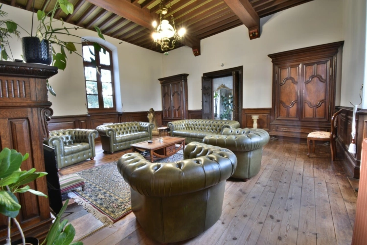 Photos 2 - Prestige - Propriete équestre et son château, à vendre 14 pièces LE TEMPLE SUR LOT (47)
