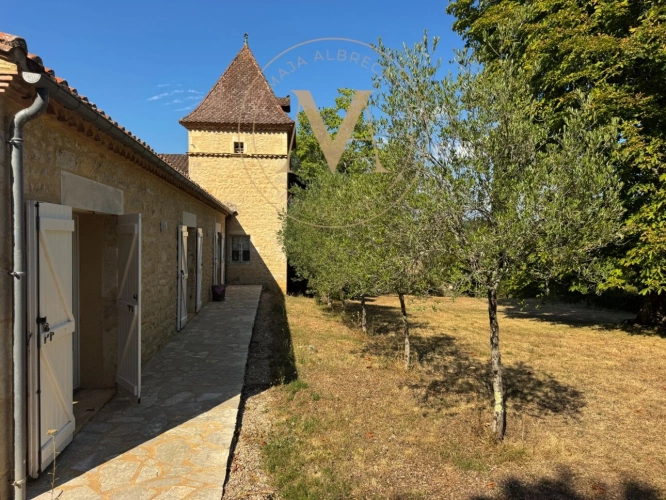 Photos 7 - Rurale - Manoir de caractère avec piscine intérieure, gîte et 11,6 hectares de nature préservée – LACAPELLE CABANAC (46)