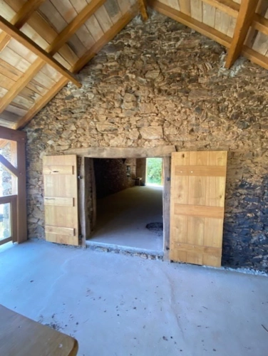 Photos 13 - Rurale - OPPORTUNITE: Grange à transformer  en partie rénovée à La Vinzelle (12)