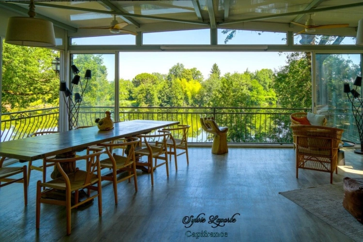 Photos 1 - Touristique - Propriete à vendre 14 pièces SAINTE LIVRADE SUR LOT (47)Sainte-Livrade-sur-Lot – Propriété de caractère à projets multiples en bord de rivière avec accès privatif au Lot