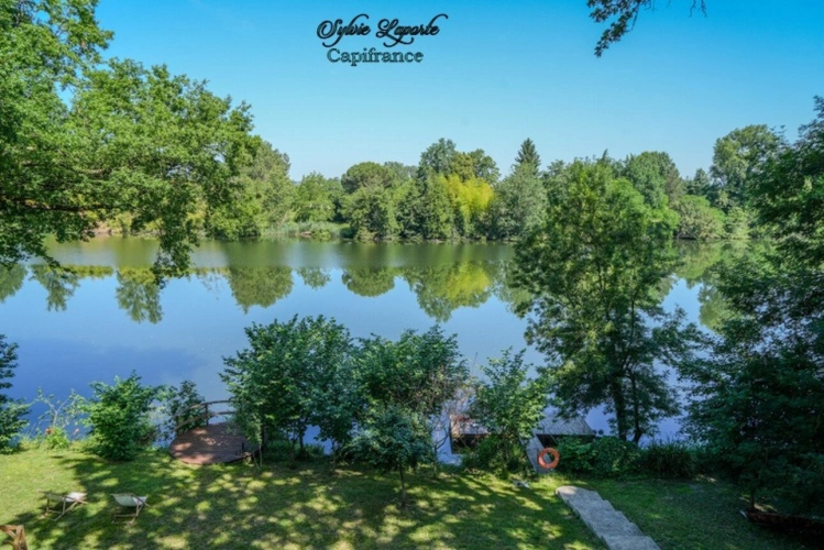 Photos 11 - Touristique - Propriete à vendre 14 pièces SAINTE LIVRADE SUR LOT (47)Sainte-Livrade-sur-Lot – Propriété de caractère à projets multiples en bord de rivière avec accès privatif au Lot