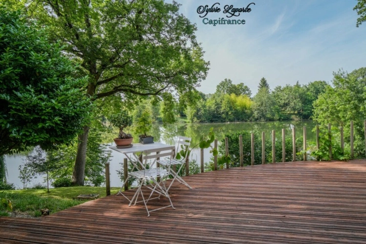 Photos 12 - Touristique - Propriete à vendre 14 pièces SAINTE LIVRADE SUR LOT (47)Sainte-Livrade-sur-Lot – Propriété de caractère à projets multiples en bord de rivière avec accès privatif au Lot