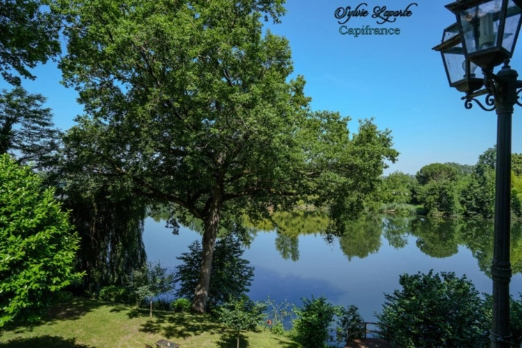 Photos 14 - Touristique - Propriete à vendre 14 pièces SAINTE LIVRADE SUR LOT (47)Sainte-Livrade-sur-Lot – Propriété de caractère à projets multiples en bord de rivière avec accès privatif au Lot