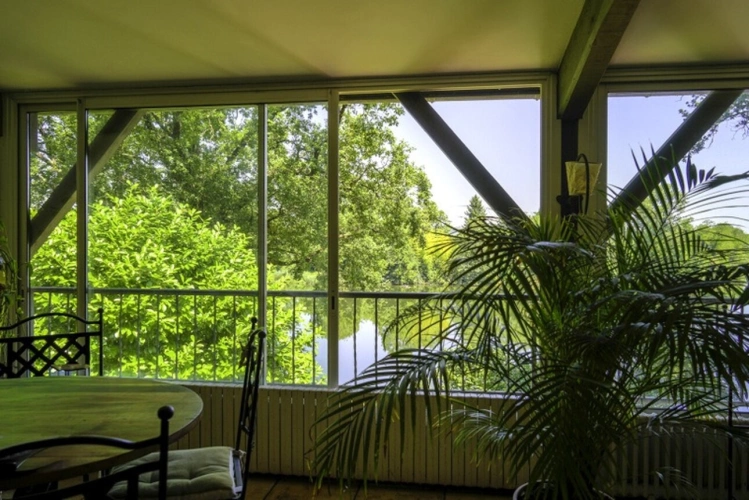 Photos 16 - Touristique - Propriete à vendre 14 pièces SAINTE LIVRADE SUR LOT (47)Sainte-Livrade-sur-Lot – Propriété de caractère à projets multiples en bord de rivière avec accès privatif au Lot