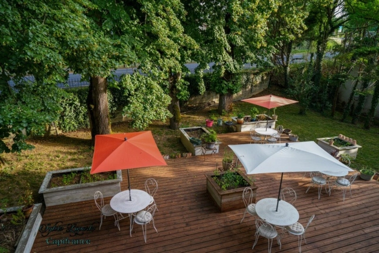 Photos 17 - Touristique - Propriete à vendre 14 pièces SAINTE LIVRADE SUR LOT (47)Sainte-Livrade-sur-Lot – Propriété de caractère à projets multiples en bord de rivière avec accès privatif au Lot