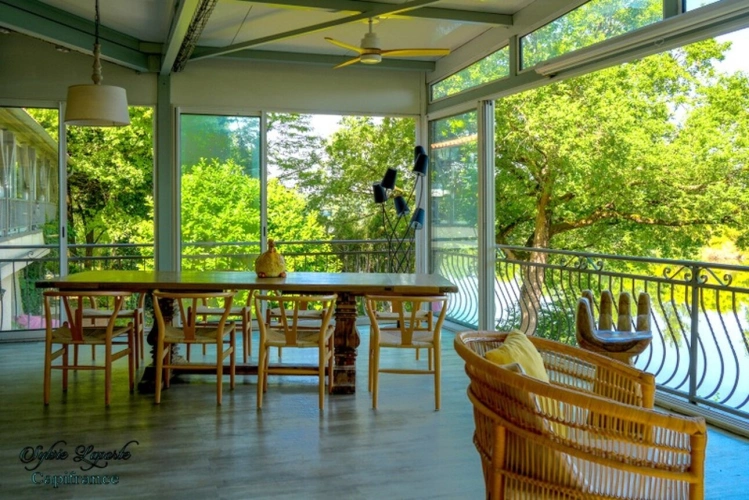 Photos 21 - Touristique - Propriete à vendre 14 pièces SAINTE LIVRADE SUR LOT (47)Sainte-Livrade-sur-Lot – Propriété de caractère à projets multiples en bord de rivière avec accès privatif au Lot
