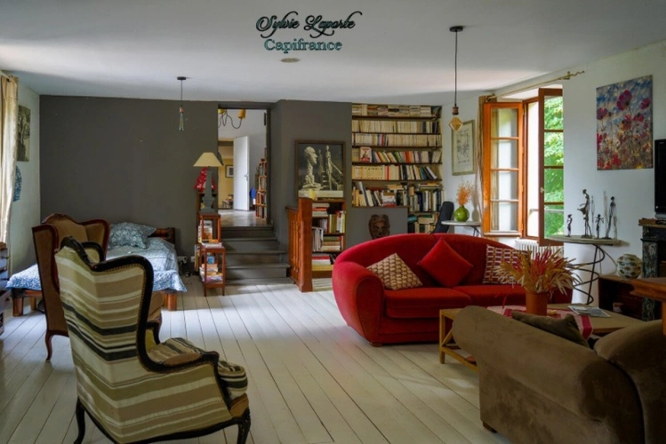 Photos 26 - Touristique - Propriete à vendre 14 pièces SAINTE LIVRADE SUR LOT (47)Sainte-Livrade-sur-Lot – Propriété de caractère à projets multiples en bord de rivière avec accès privatif au Lot