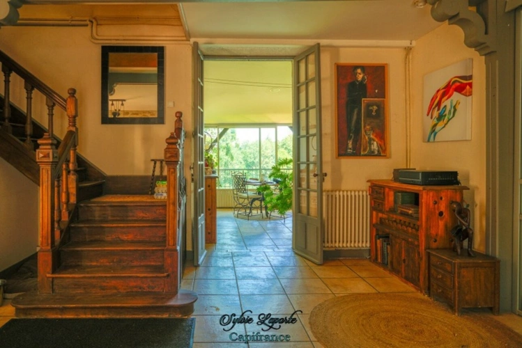Photos 35 - Touristique - Propriete à vendre 14 pièces SAINTE LIVRADE SUR LOT (47)Sainte-Livrade-sur-Lot – Propriété de caractère à projets multiples en bord de rivière avec accès privatif au Lot