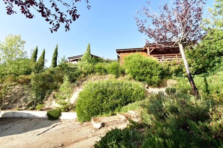Photos 14 - Touristique - Dpt Corse (20), à vendre EVISA, propriété avec six chalets en bois, terrasse vue panoramique, piscine, parking