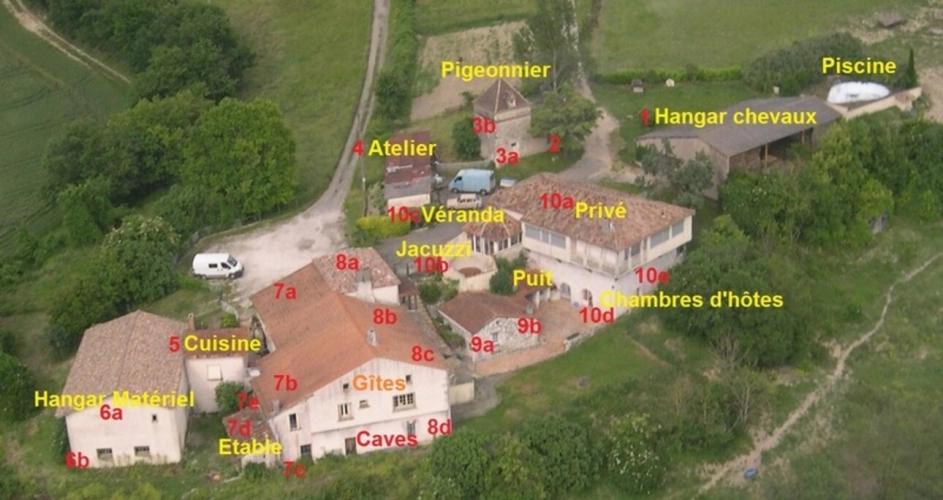 Photos 2 - Touristique - Hameau Authentique T15 à vendre, avec Maison et 6 logements indépendants et une vue panoramique-Saint-Vincent-Lespinasse (82)