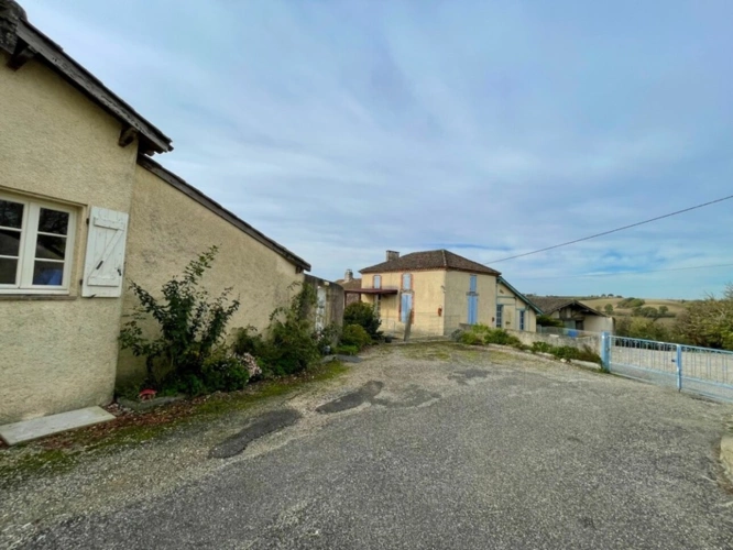 Photos 5 - Touristique - Hameau Authentique T15 à vendre, avec Maison et 6 logements indépendants et une vue panoramique-Saint-Vincent-Lespinasse (82)