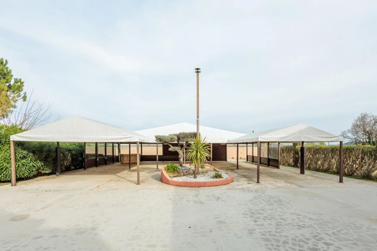 Photos 17 - Touristique - Mas en pierre avec salle de réception de 240 m² . Gîtes .Mariages . Entre Uzès et Orange