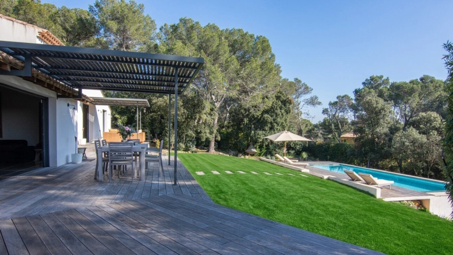 Photos 4 - Prestige - Saint-Marc-Jaumegarde — 342 m² habitables, dont 265 m² de plain-pied, à 7,8 km du Cours Mirabeau