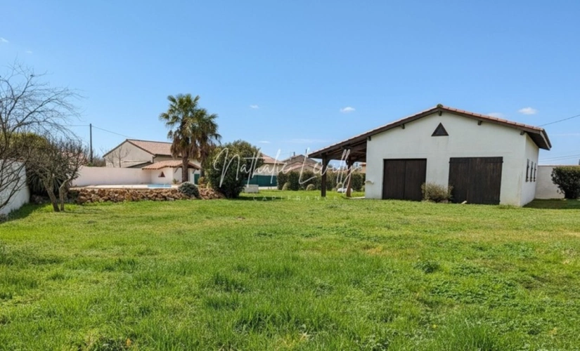 Photos 1 - Rurale - Grange et vaste terrain de 1135 m² – Potentiel d'agrandissement – Lavernose-Lacasse