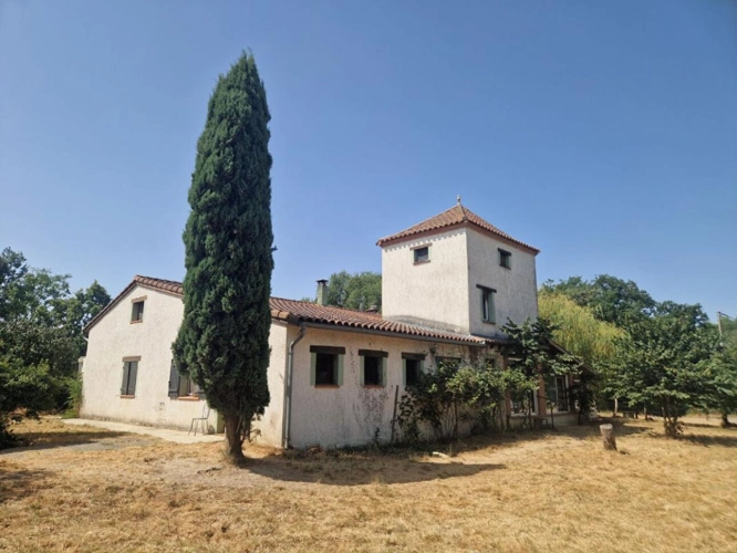 Photos 12 - Équestre - Centre équestre avec maison d'habitation, sur 16Ha