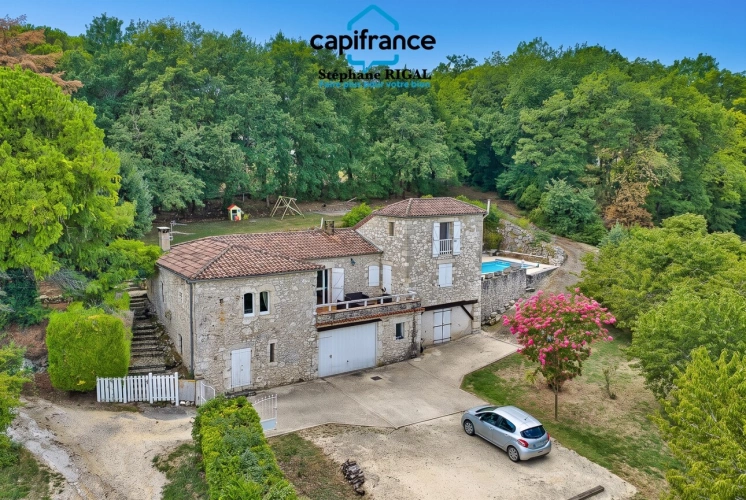 Photos 1 - Prestige - Propriete à vendre 5 pièces PUJOLS (47) Maison de 135m2 sur 6144m2 de terrain et piscine