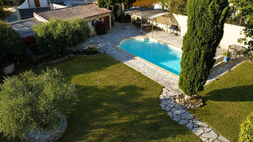 Photos 3 - Rurale - Maison 8 pièces de 214 m² sur 1556 m² de terrain avec studio, piscine et garage
