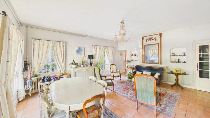 Photos 4 - Rurale - Maison 8 pièces de 214 m² sur 1556 m² de terrain avec studio, piscine et garage