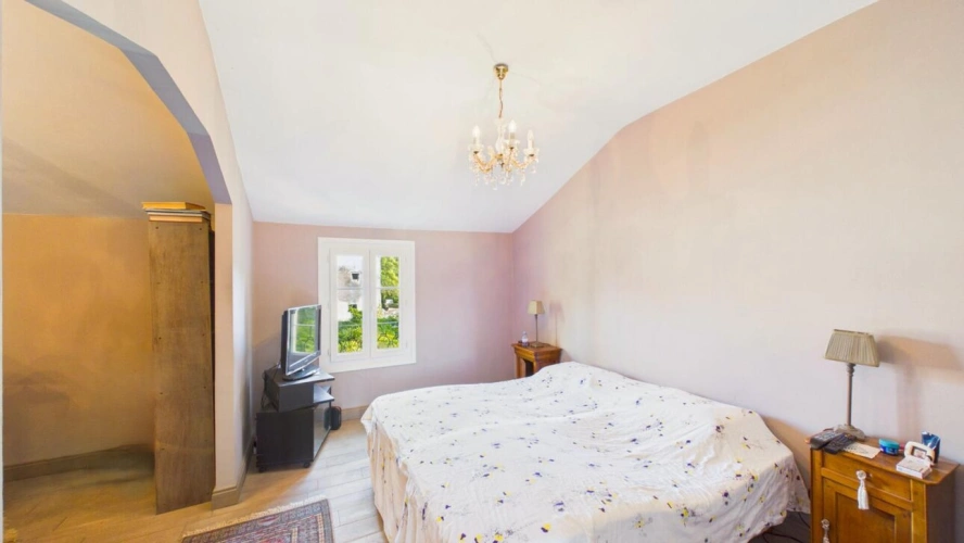 Photos 13 - Rurale - Maison 8 pièces de 214 m² sur 1556 m² de terrain avec studio, piscine et garage