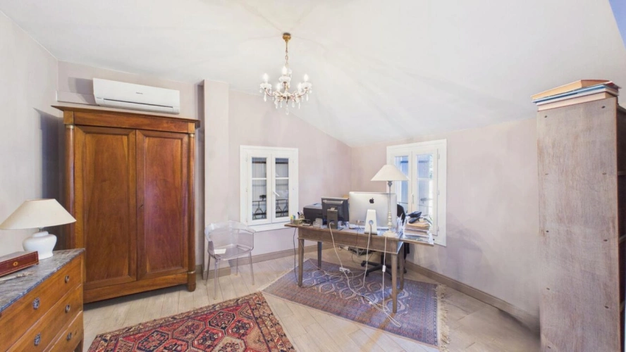 Photos 14 - Rurale - Maison 8 pièces de 214 m² sur 1556 m² de terrain avec studio, piscine et garage