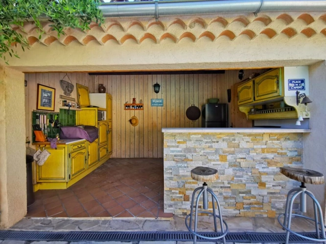 Photos 18 - Rurale - Maison 8 pièces de 214 m² sur 1556 m² de terrain avec studio, piscine et garage