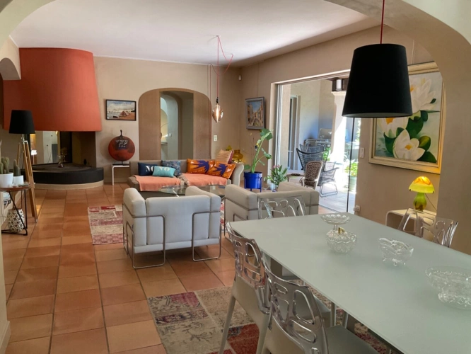 Photos 9 - Prestige - Proprieté  à 20 mns d'Aix en Provence sur la commune de Rognes  380m2 avec 8 chambres