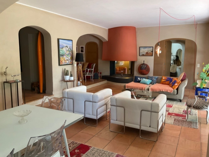 Photos 10 - Prestige - Proprieté  à 20 mns d'Aix en Provence sur la commune de Rognes  380m2 avec 8 chambres