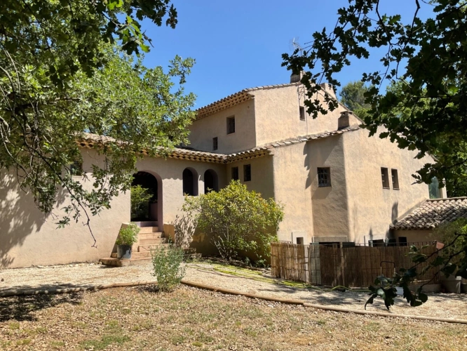 Photos 19 - Prestige - Proprieté  à 20 mns d'Aix en Provence sur la commune de Rognes  380m2 avec 8 chambres