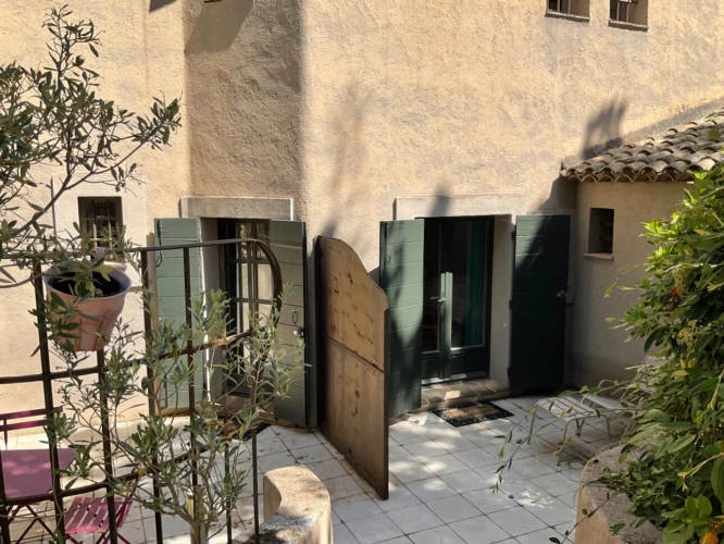 Photos 24 - Prestige - Proprieté  à 20 mns d'Aix en Provence sur la commune de Rognes  380m2 avec 8 chambres