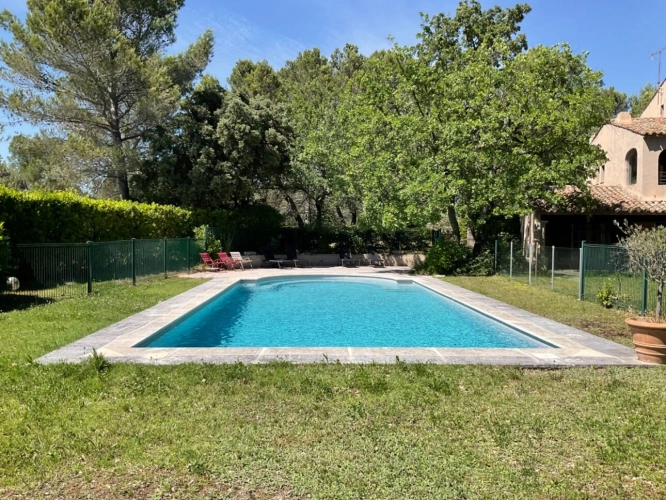 Photos 5 - Prestige - Proprieté  à 20 mns d'Aix en Provence sur la commune de Rognes  380m2 avec 8 chambres