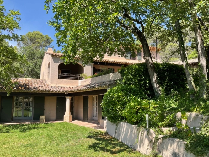 Photos 6 - Prestige - Proprieté  à 20 mns d'Aix en Provence sur la commune de Rognes  380m2 avec 8 chambres