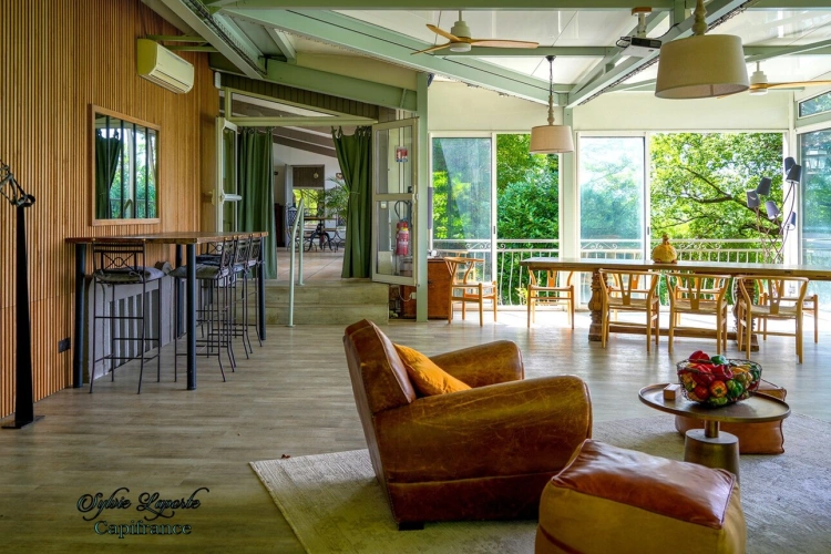 Photos 13 - Touristique - Propriete à vendre 14 pièces SAINTE LIVRADE SUR LOT (47)Sainte-Livrade-sur-Lot – Propriété de caractère à projets multiples en bord de rivière avec accès privatif au Lot