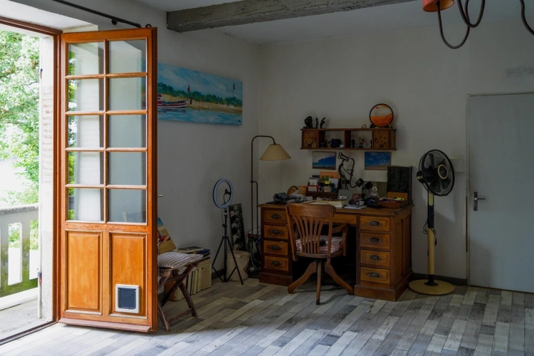 Photos 27 - Touristique - Propriete à vendre 14 pièces SAINTE LIVRADE SUR LOT (47)Sainte-Livrade-sur-Lot – Propriété de caractère à projets multiples en bord de rivière avec accès privatif au Lot