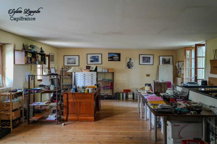 Photos 33 - Touristique - Propriete à vendre 14 pièces SAINTE LIVRADE SUR LOT (47)Sainte-Livrade-sur-Lot – Propriété de caractère à projets multiples en bord de rivière avec accès privatif au Lot