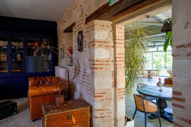 Photos 42 - Touristique - Propriete à vendre 14 pièces SAINTE LIVRADE SUR LOT (47)Sainte-Livrade-sur-Lot – Propriété de caractère à projets multiples en bord de rivière avec accès privatif au Lot
